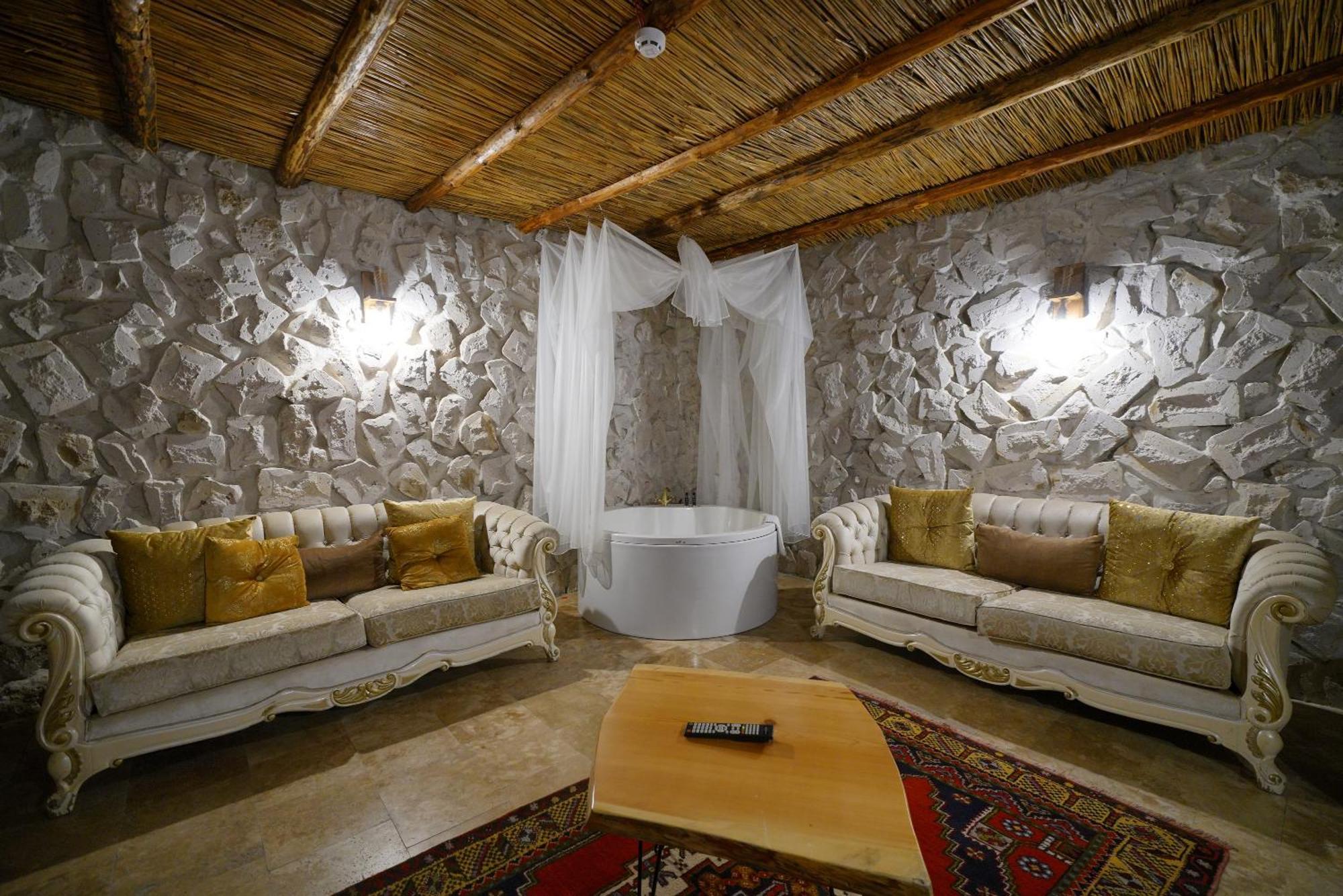 Cappadocia Nar Cave House & Swimming Pool Hotel Nevşehir Eksteriør billede