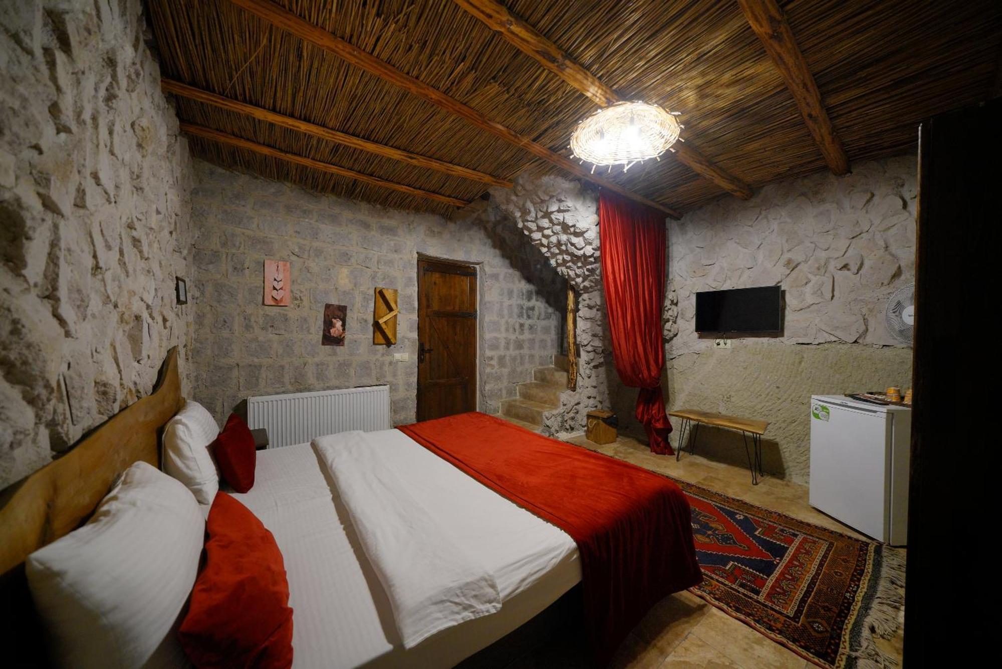 Cappadocia Nar Cave House & Swimming Pool Hotel Nevşehir Eksteriør billede
