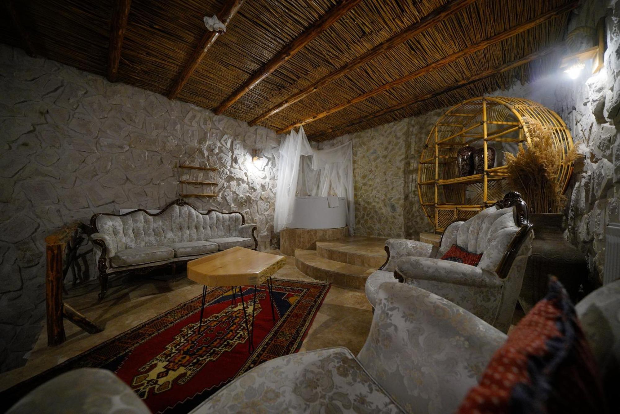 Cappadocia Nar Cave House & Swimming Pool Hotel Nevşehir Eksteriør billede